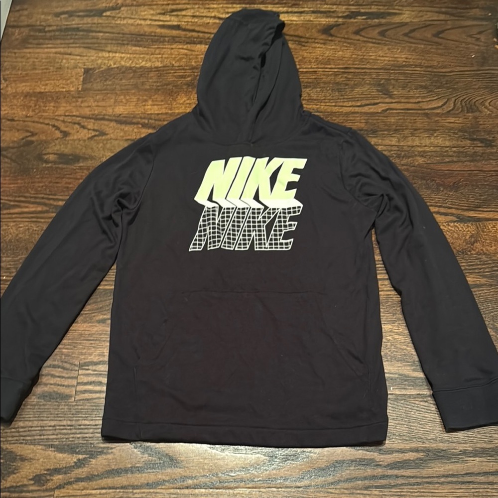 Nike youth boys Black thin Hoodie. Used good condition in youth size medium